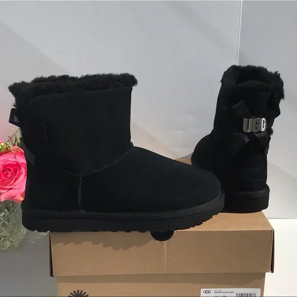 UGG Mini Bailey UGG Metal Graphic - Picture 4 of 12